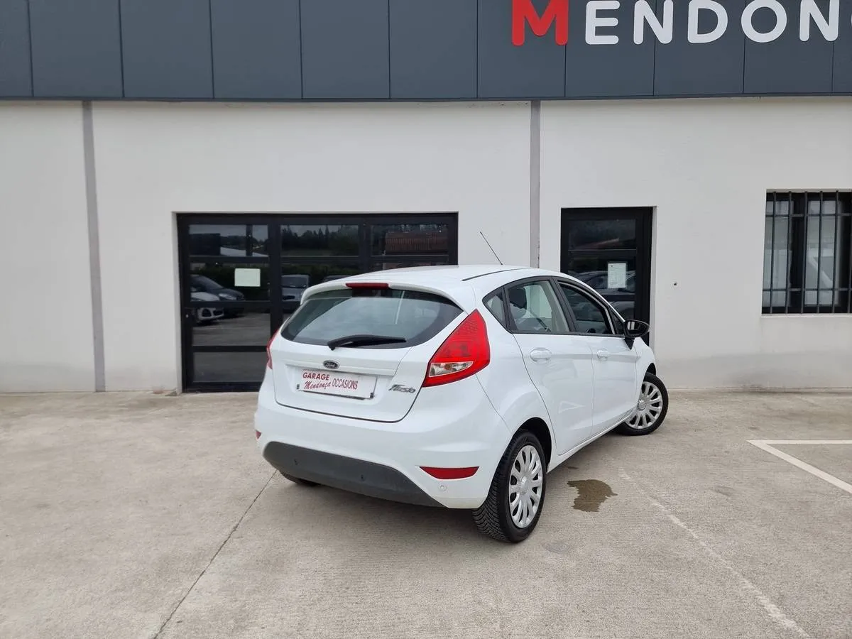 Ford Fiesta 2010 — photo 3
