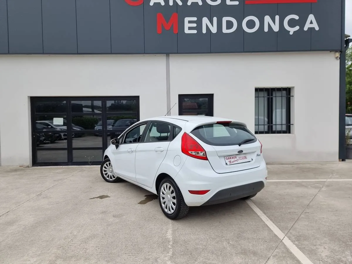 Ford Fiesta 2010 — photo 4
