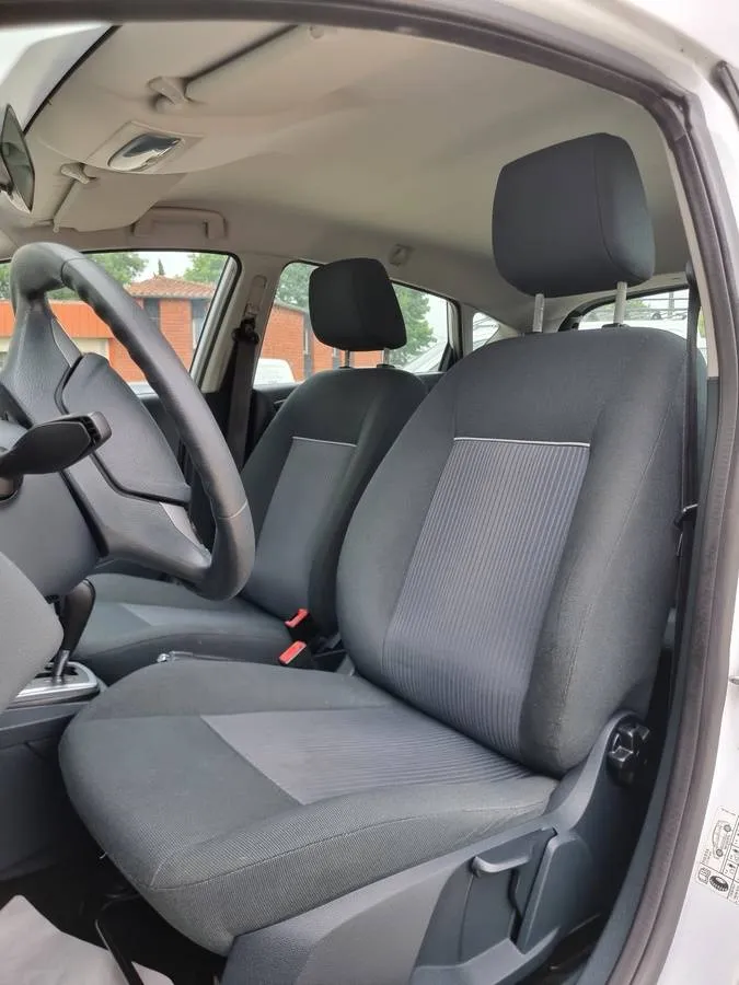 Ford Fiesta 2010 — photo 5