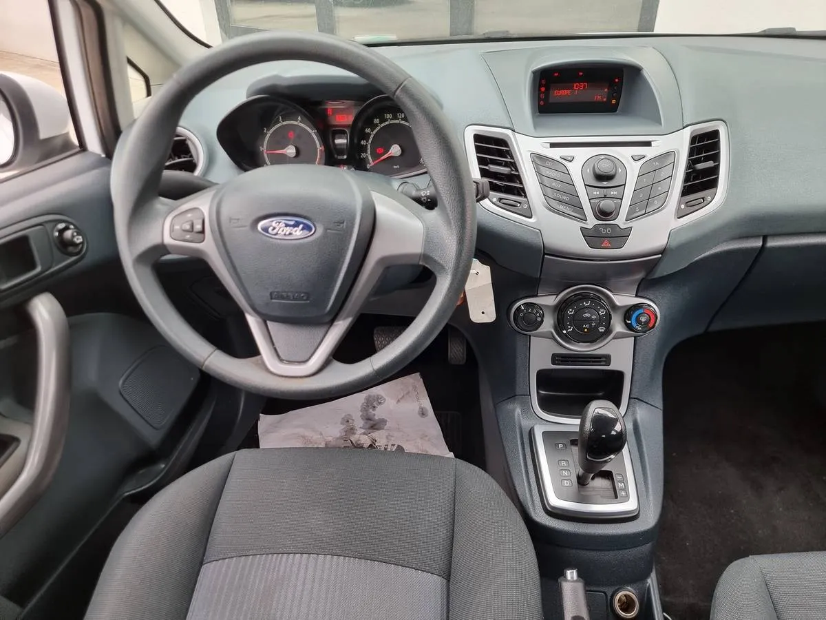 Ford Fiesta 2010 — photo 6