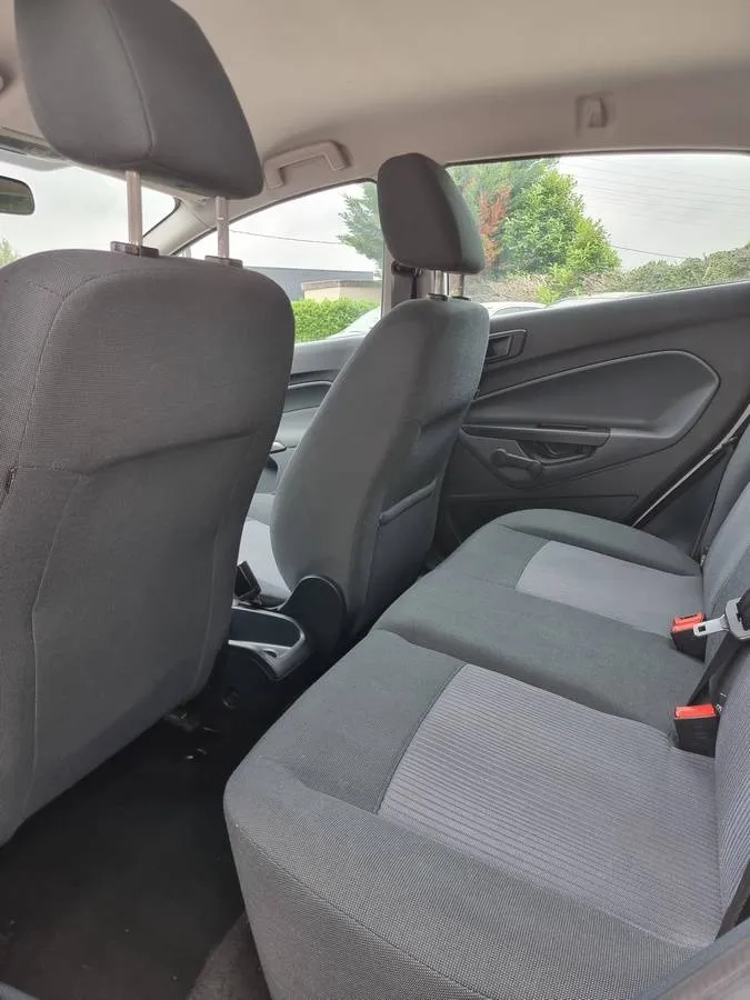 Ford Fiesta 2010 — photo 8