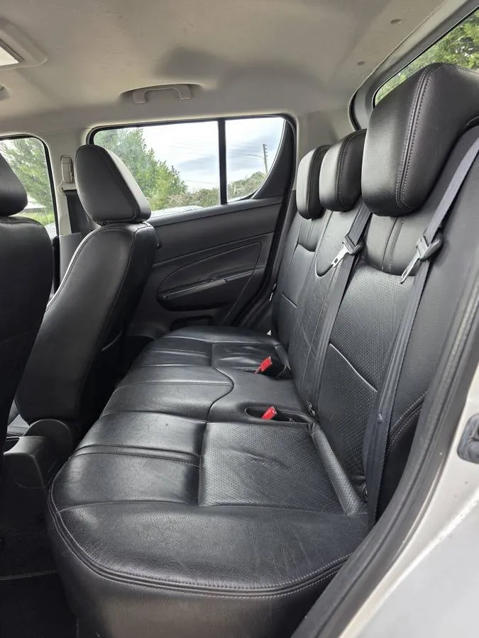 Suzuki Swift 2012 — photo 8