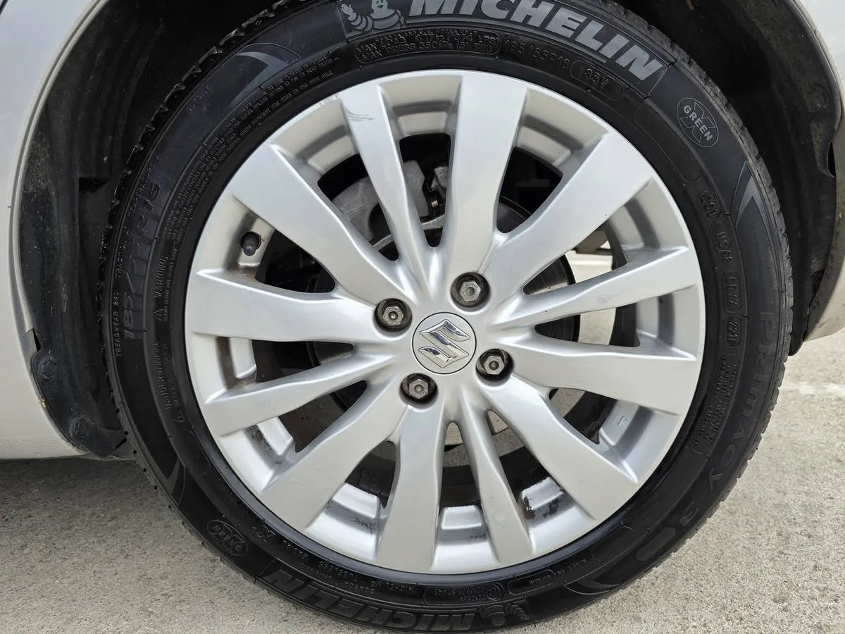 Suzuki Swift 2012 — photo 9