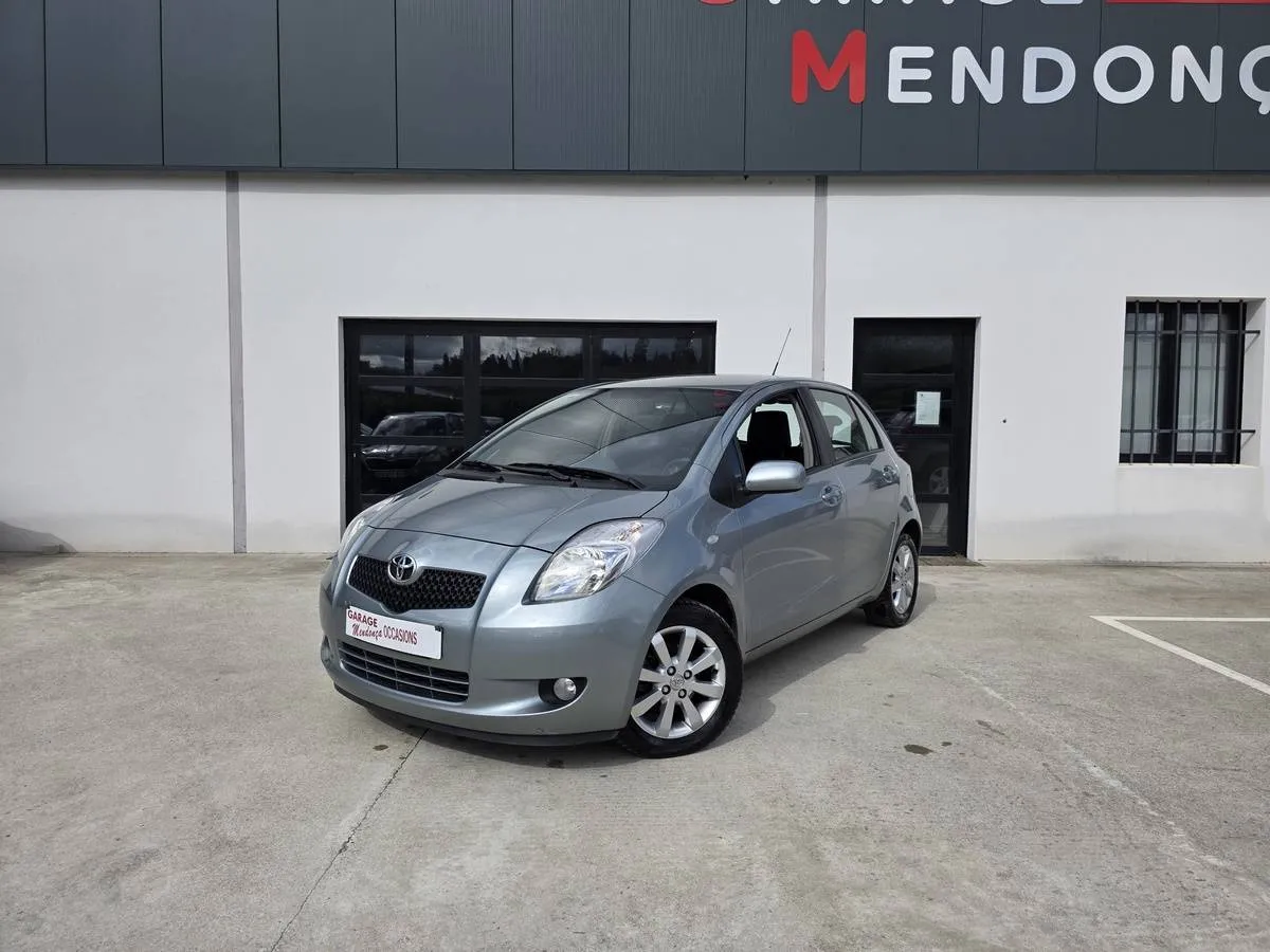 Toyota Yaris 2009 — photo 2
