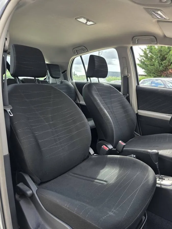 Toyota Yaris 2009 — photo 5