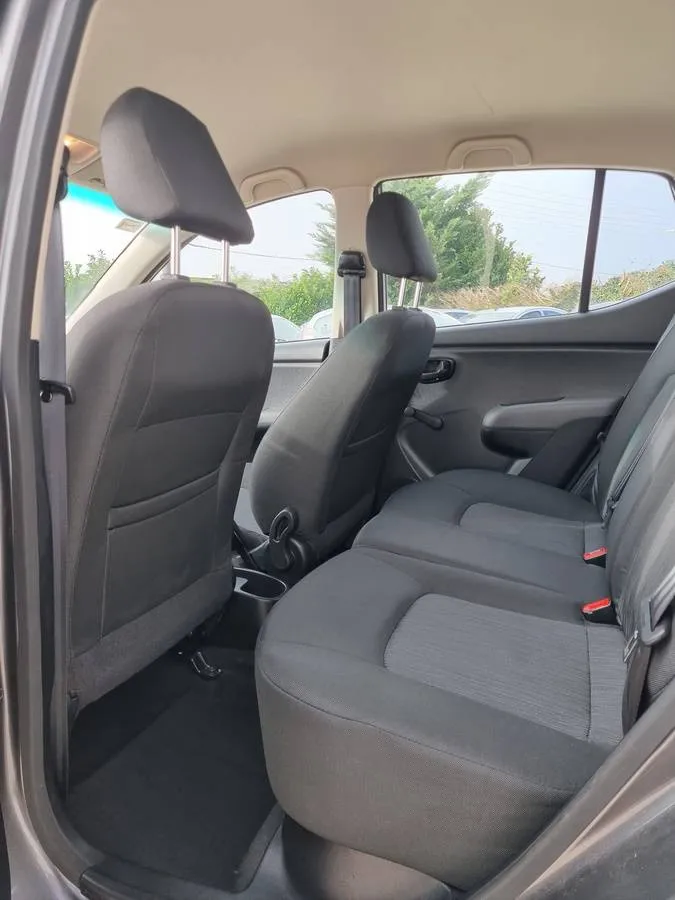 Hyundai i10 2012 — photo 8