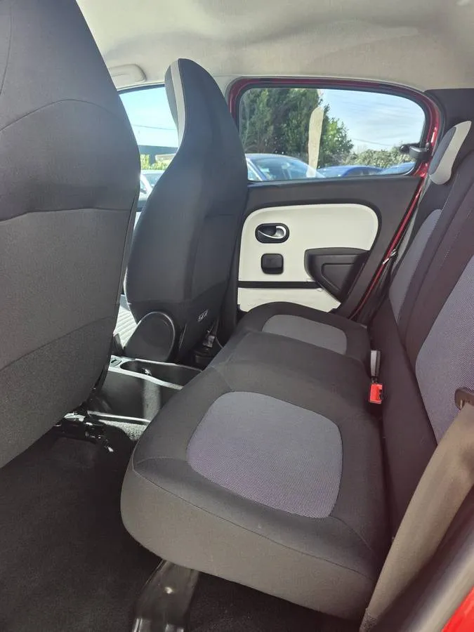 Renault Twingo 2019 — photo 9