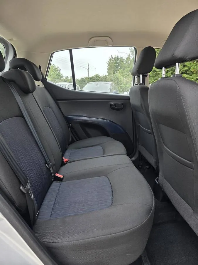 Hyundai i10 2011 — photo 8