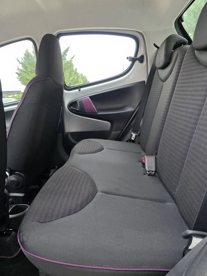 Peugeot 107 2014 — photo 8