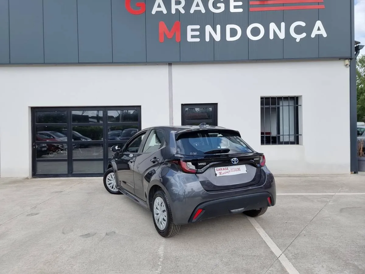 Toyota Yaris 2020 — photo 3