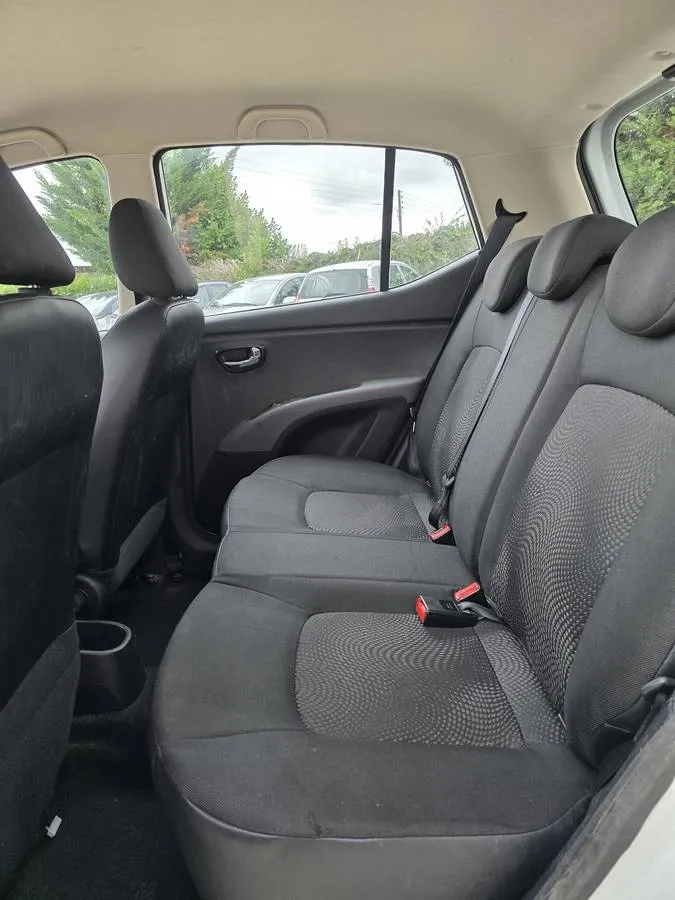 Hyundai i10 2013 — photo 8