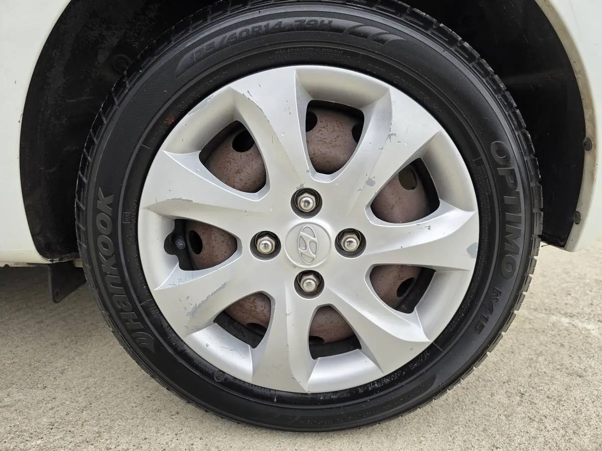 Hyundai i10 2013 — photo 9