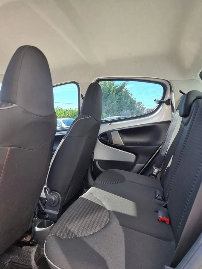Peugeot 107 2012 — photo 8