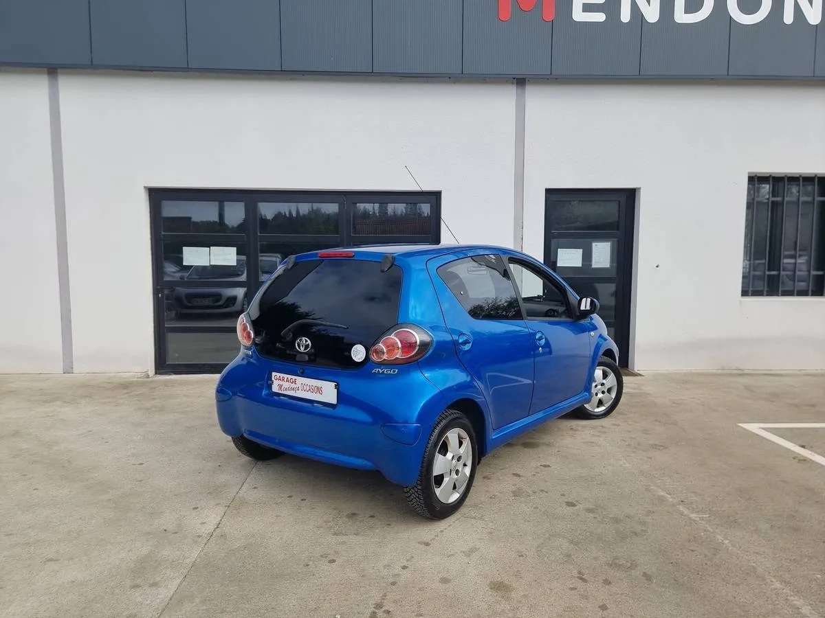 Toyota AYGO 2011 — photo 3