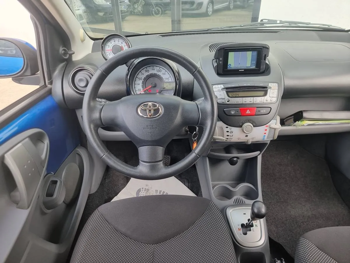 Toyota AYGO 2011 — photo 6