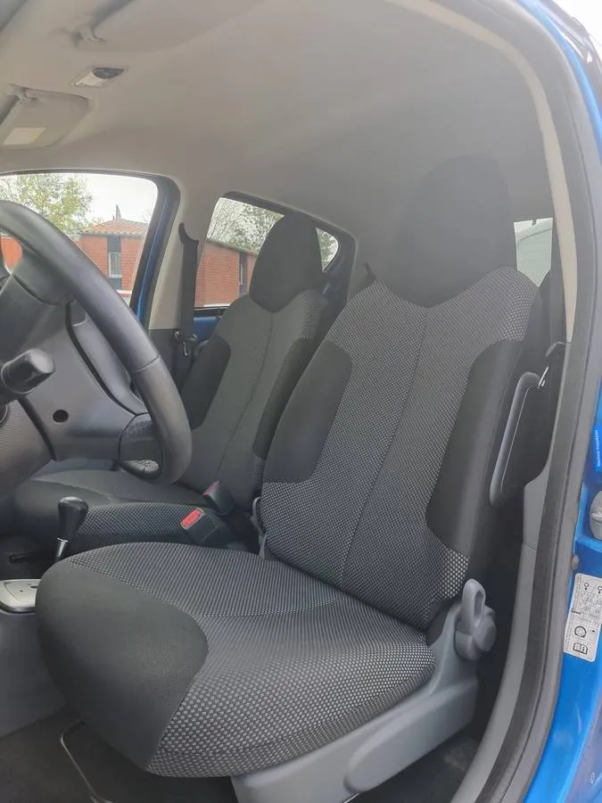 Toyota AYGO 2011 — photo 7