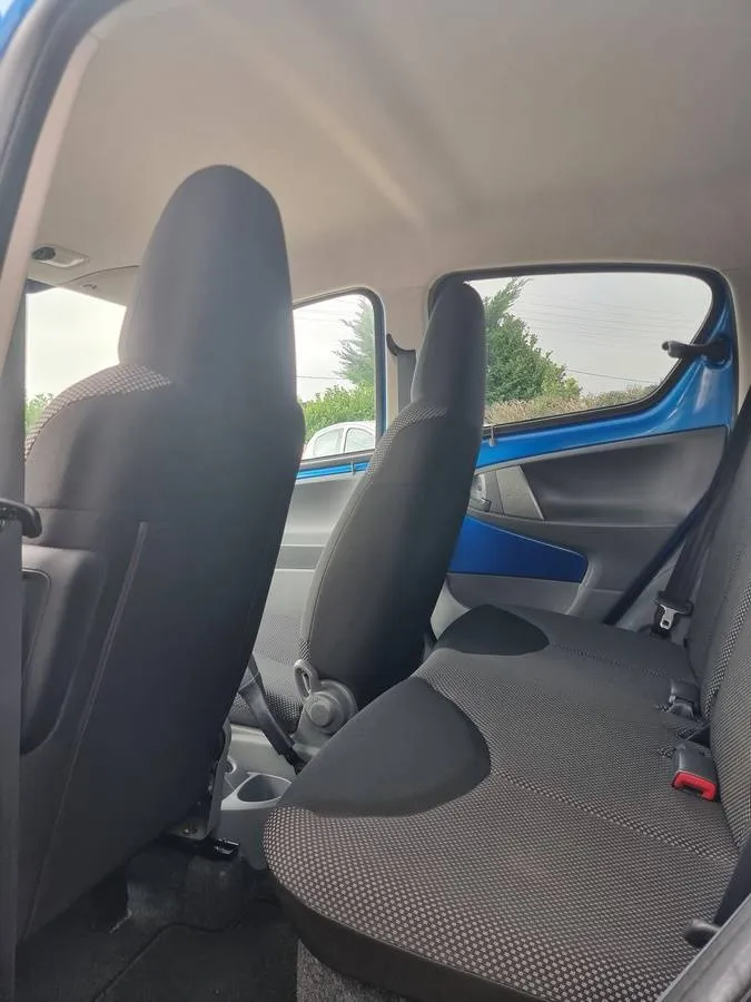 Toyota AYGO 2011 — photo 8