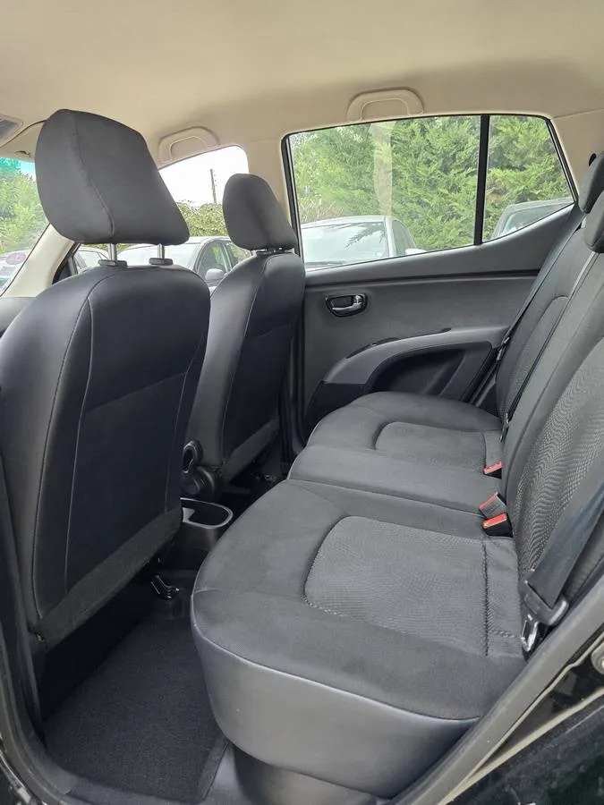 Hyundai i10 2011 — photo 8