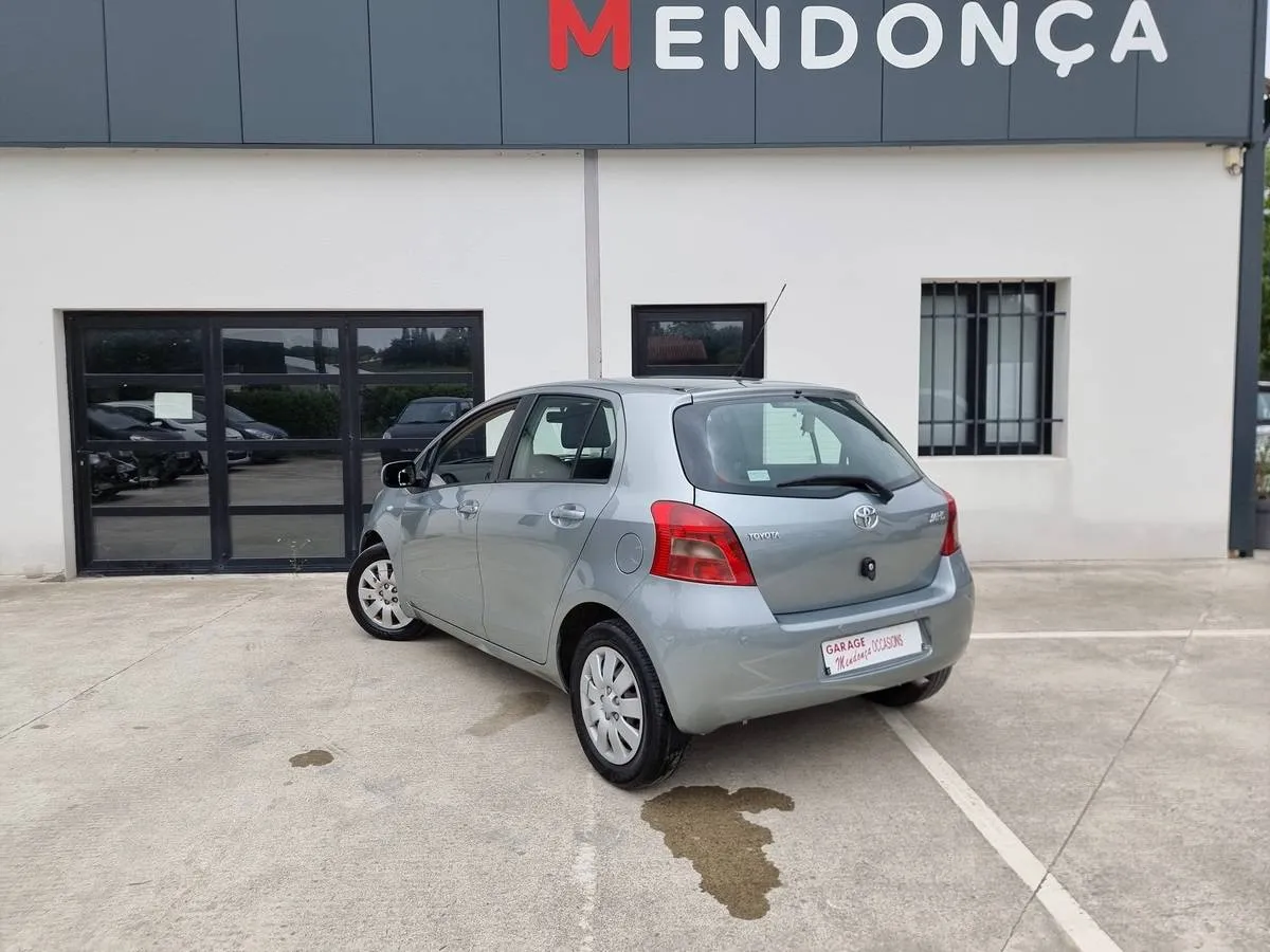 Toyota Yaris 2008 — photo 3