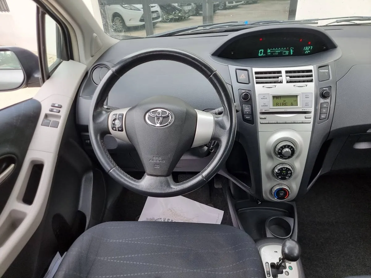 Toyota Yaris 2008 — photo 6