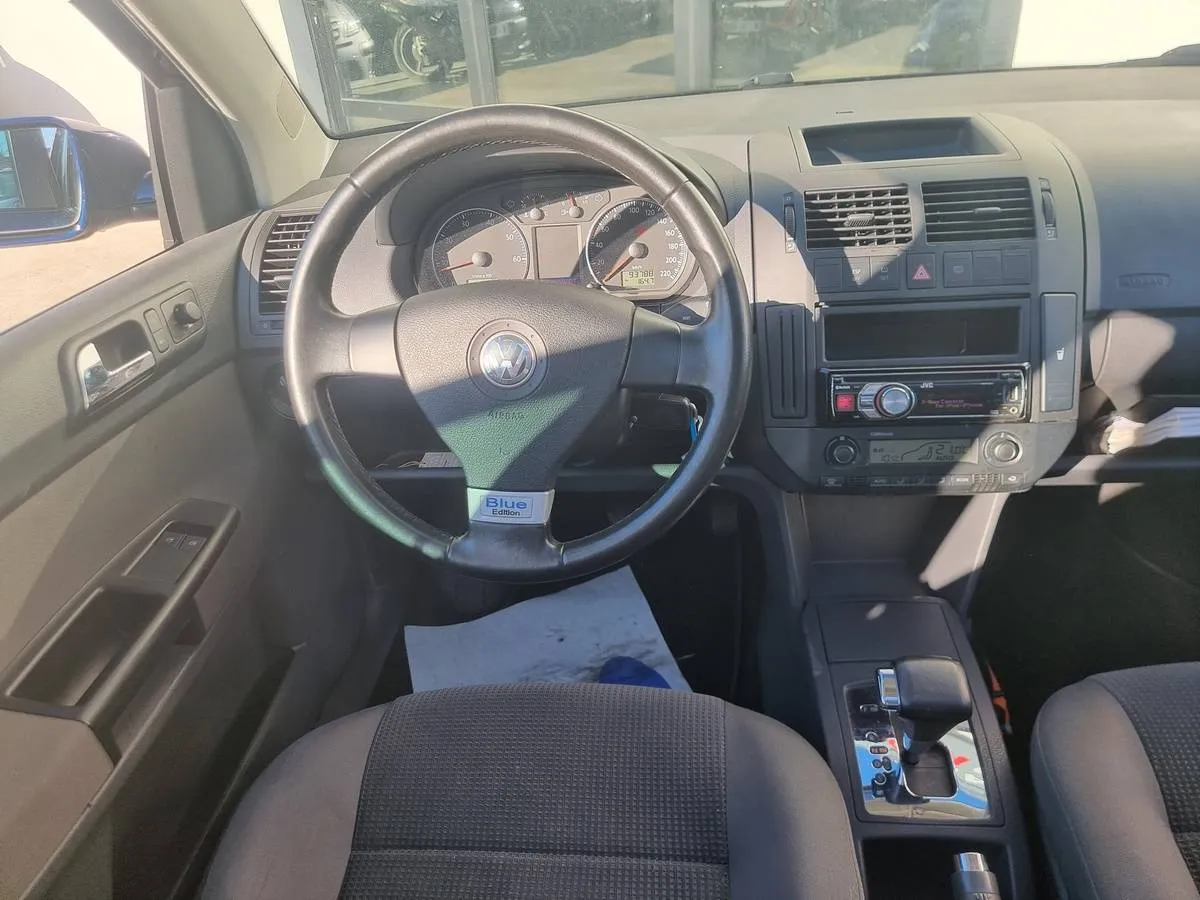 Volkswagen Polo 2009 — photo 6