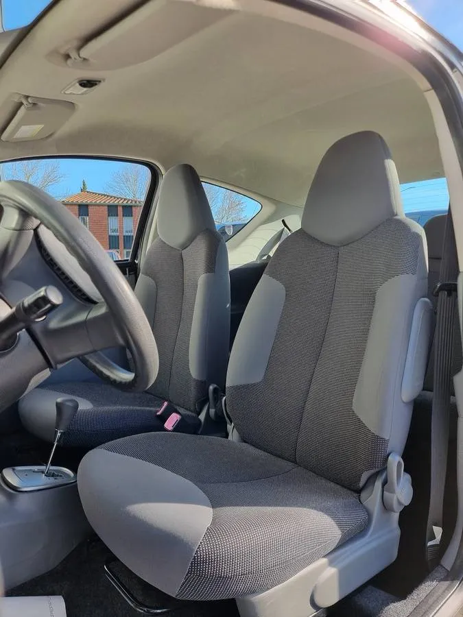 Peugeot 107 2008 — photo 7